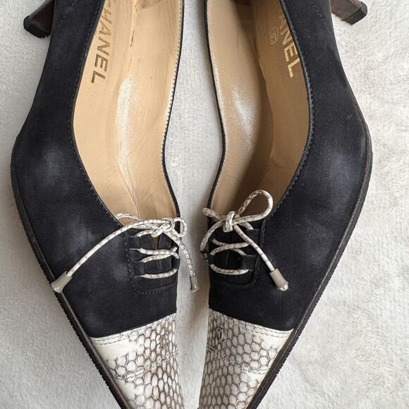 Chanel Suede Kitten Heel Pumps Snakeskin Cap Toe CC Logo Lace Up 37.5 - Picture 7 of 12